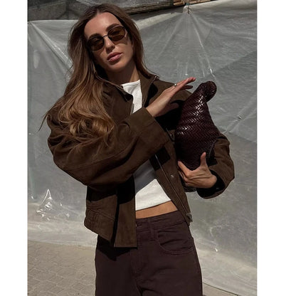 Giacca da donna autunnale slim con collo alto e tasche